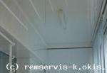 потолок из пластиковых белых панелей